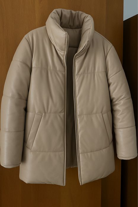 Стильна тепла куртка в ідеальному стані