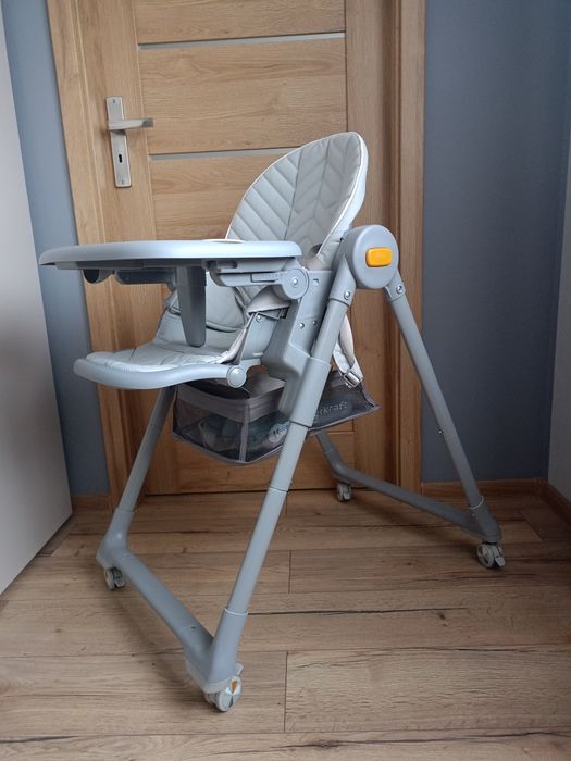 Szare krzesełko do karmienia KinderKraft Lastree