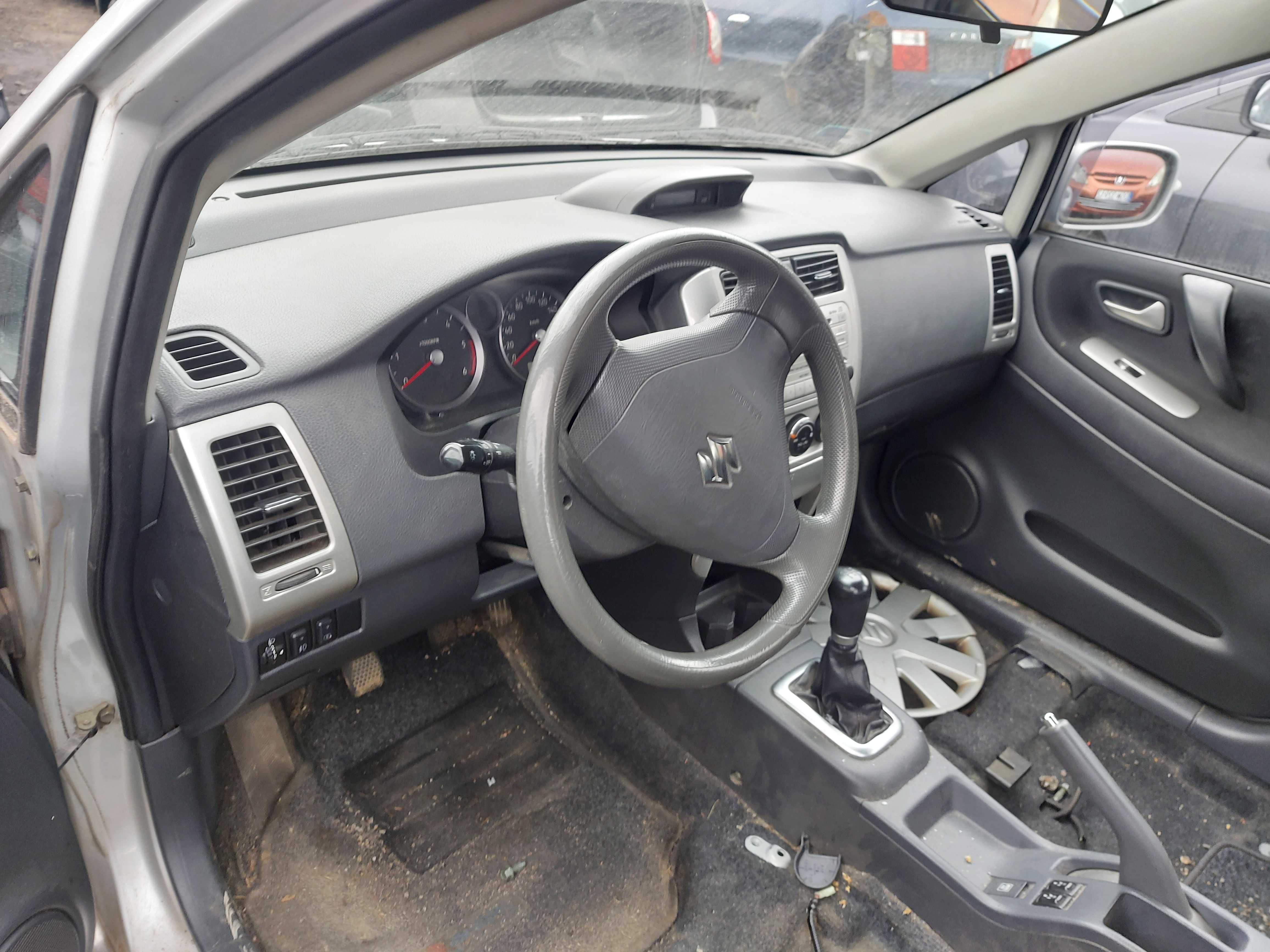 Suzuki Liana Z2S klapa tylna FV transport/dostawa