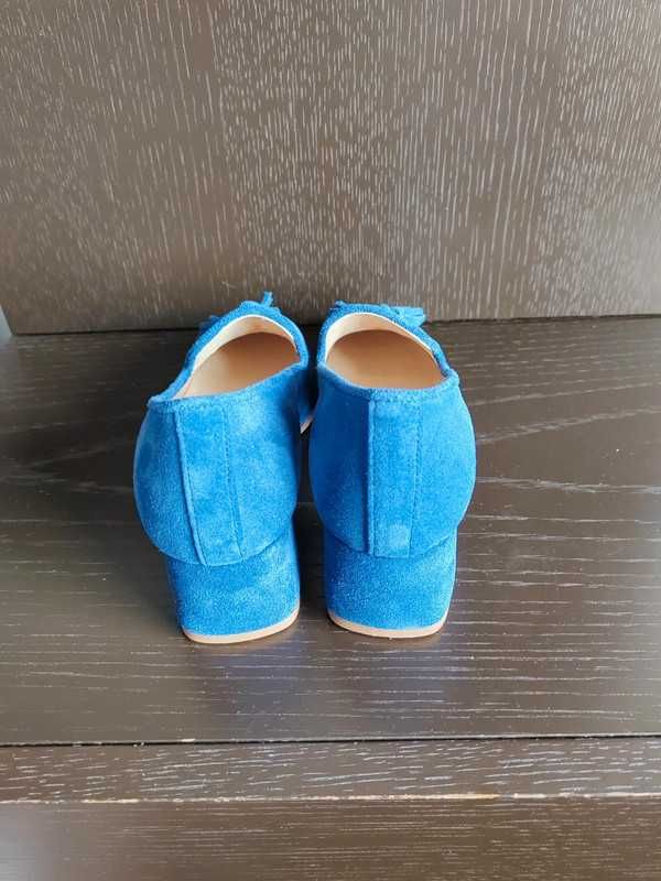 Sapatos azuis de camurça Moskkito