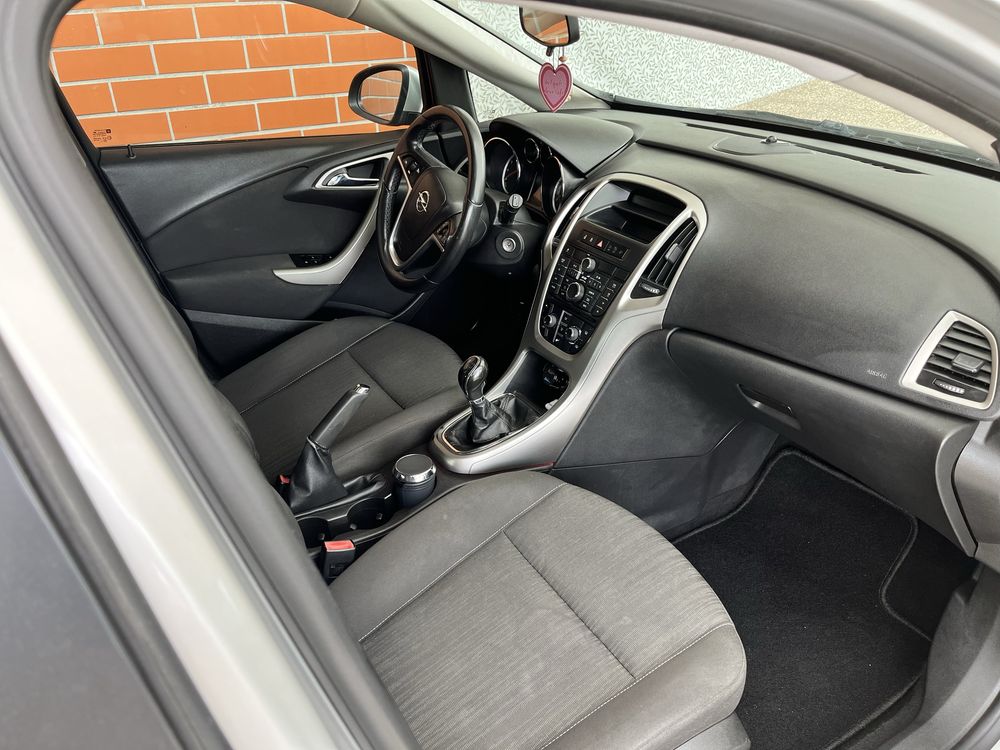 Opel Astra Cosmo 1.4