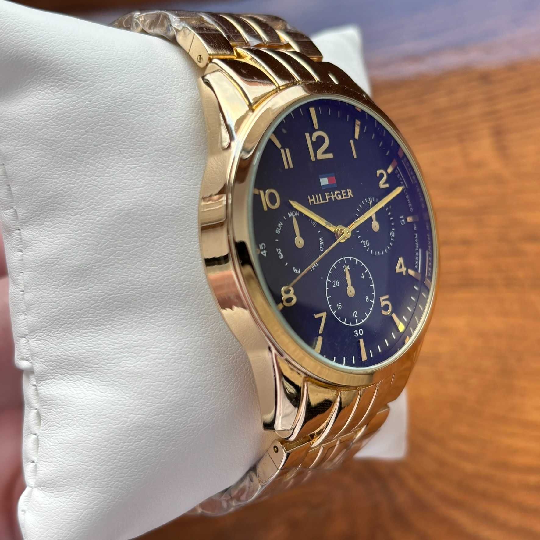 Хіт! Чоловічий годинник Tommy Hilfiger золотого кольору