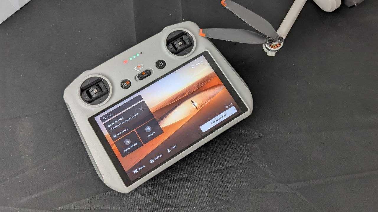 Квадрокоптер DJI Mini 3 Pro