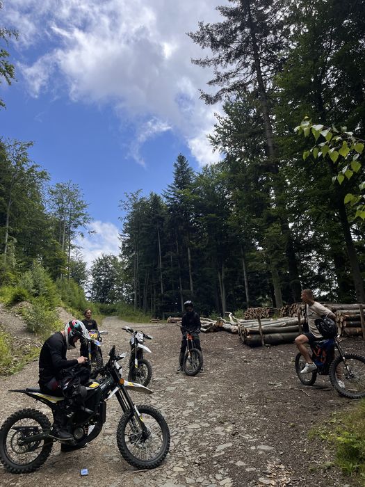 Surron wypożycz ultra bee light bee offroad enduro stark varg