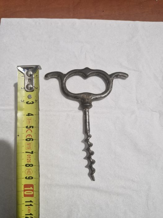 Stary korkociąg zabytkowy