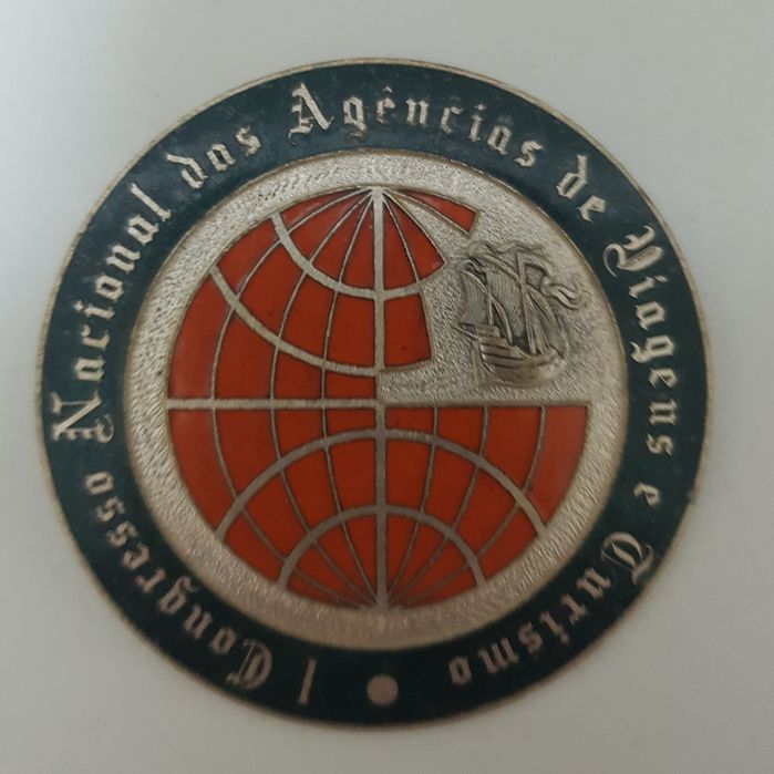 Crachas antigos em esmalte