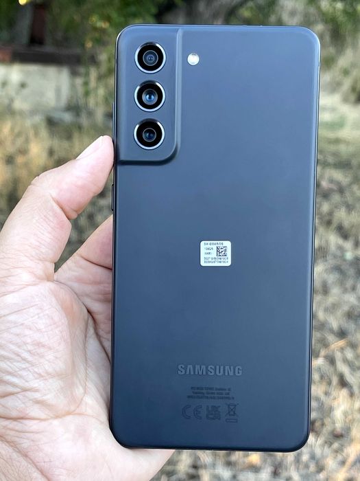 Samsung s21fe 6/128gb 45w зарядка в комплекте