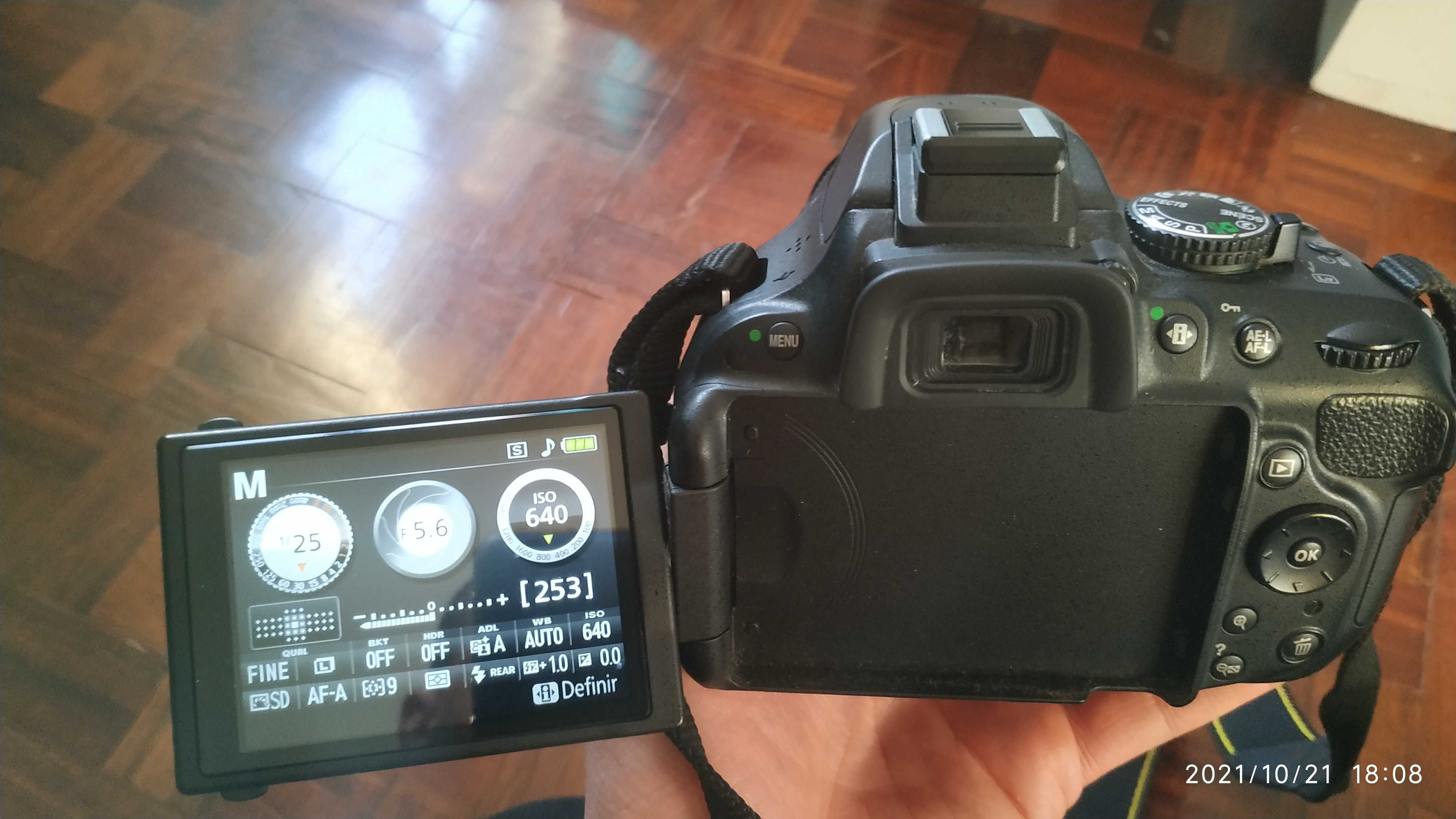 Máquina fotográfica Nikon D5200