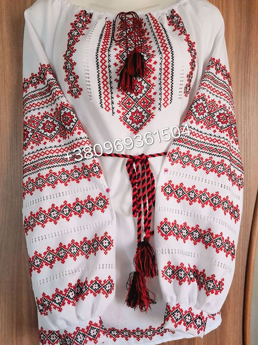 Вишиванки ручної роботи