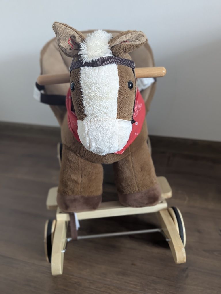 Konik na biegunach Molly polly