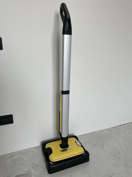 Миюча швабра-пилосос Karcher