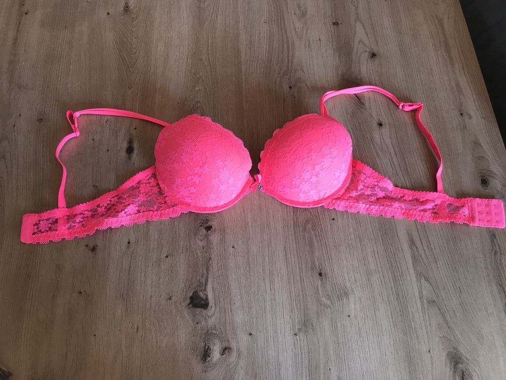 Stanik usztywniany push up New Yorker 80B