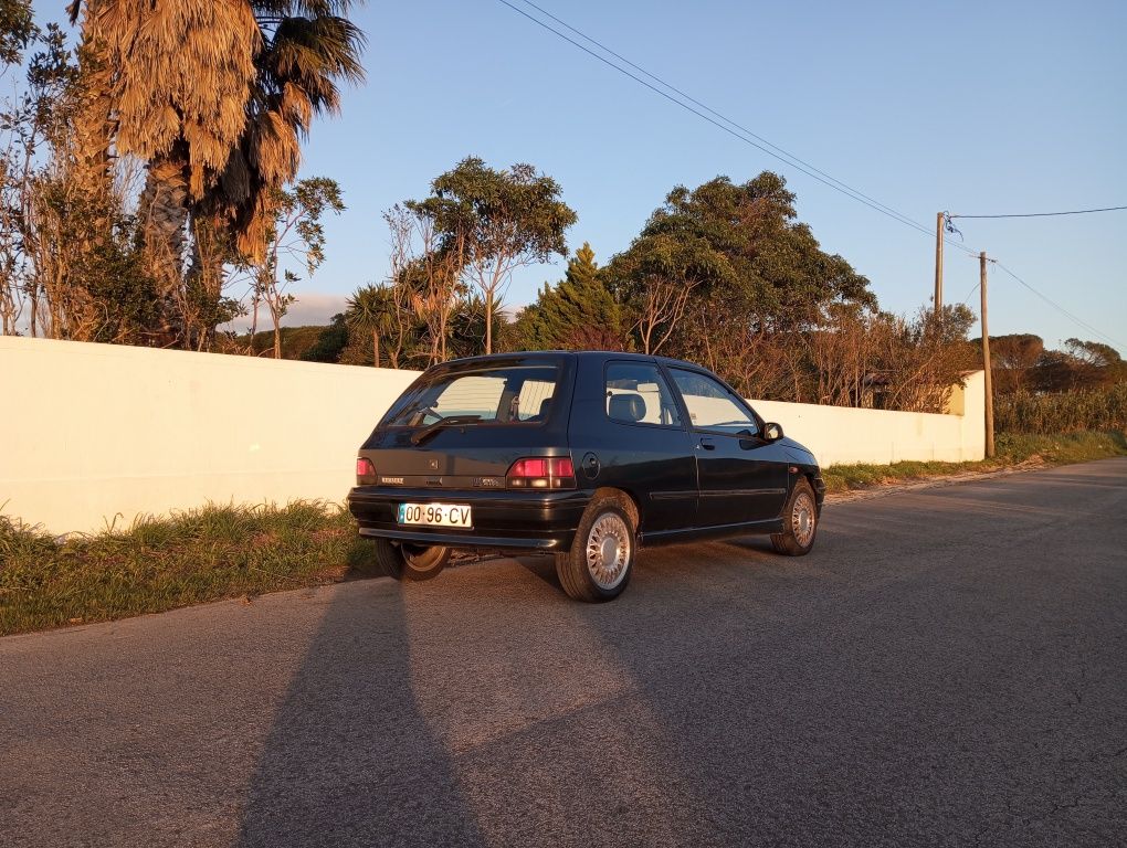Renault clio 1.4 baccara