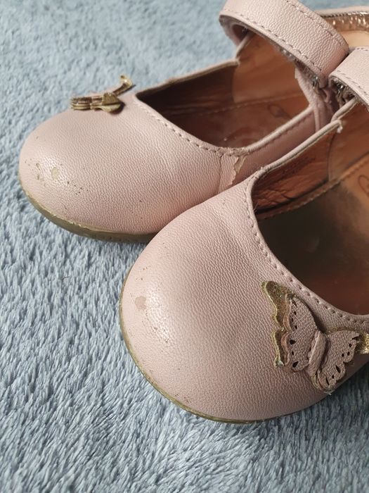 Baleriny z motylkami pudrowy róż Dunnes r. 23