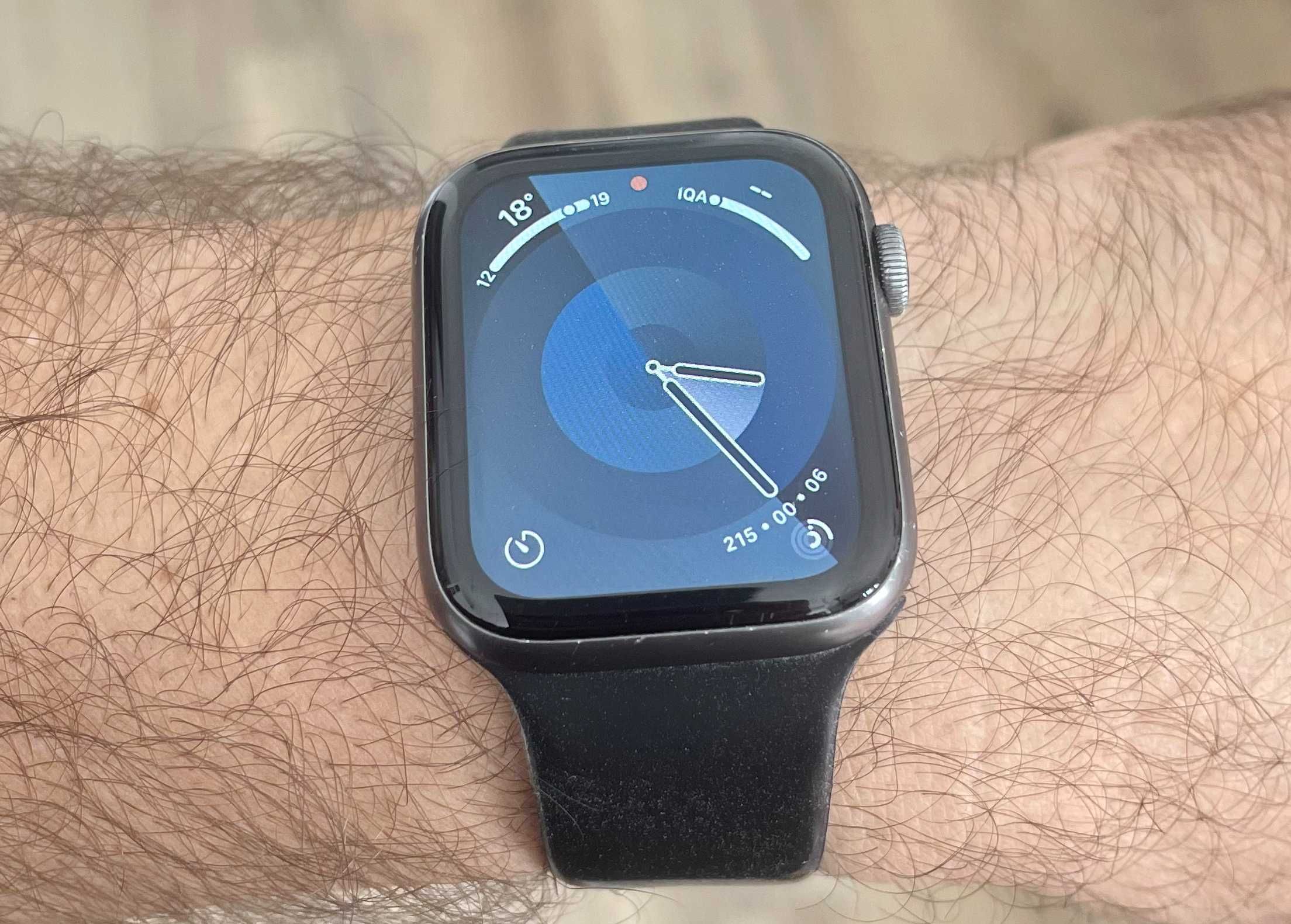 Apple Watch Series 4 - Modelo A1978 Space Gray - 16GB - GENUÍNO