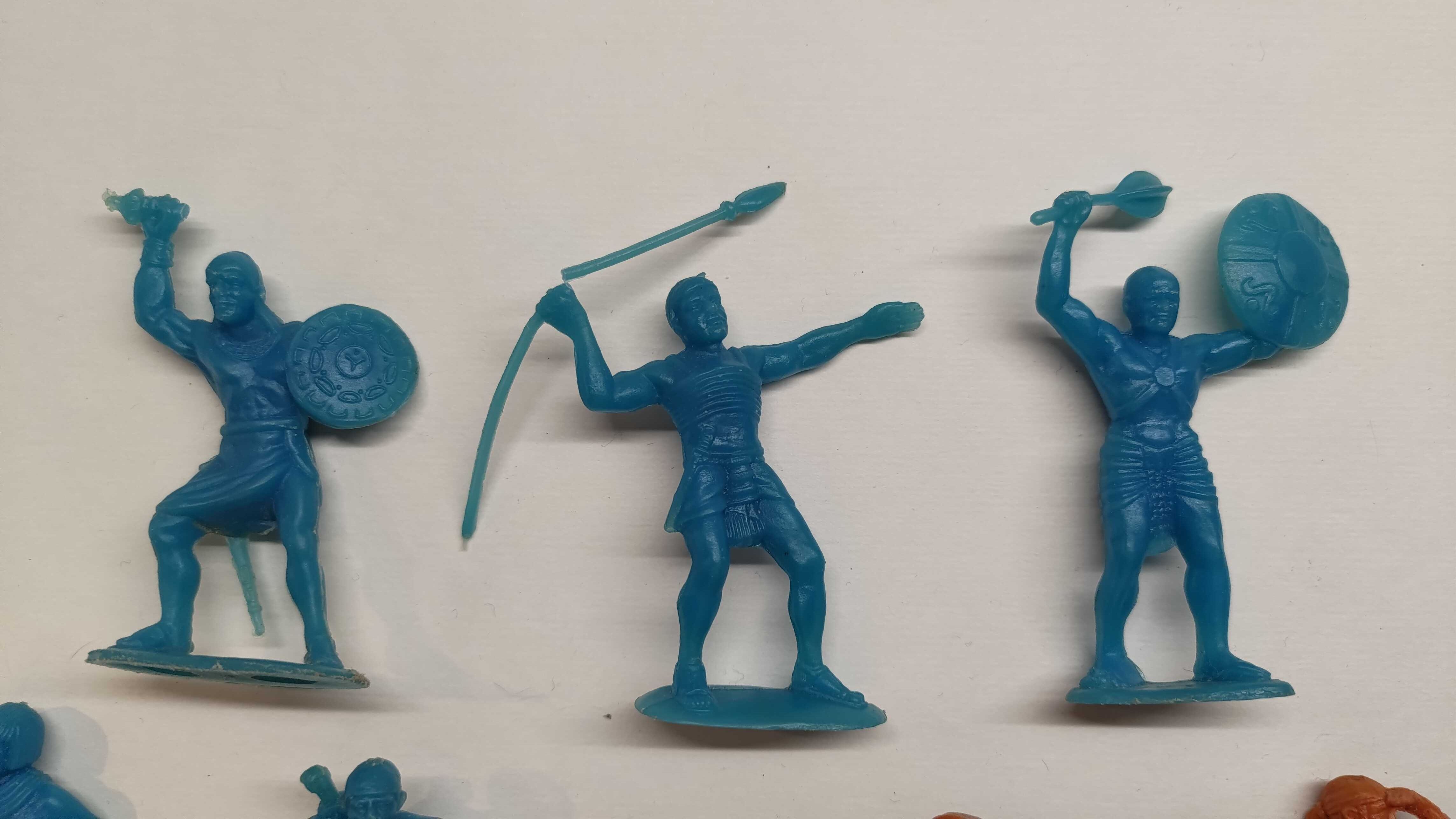 Солдатики египтяне пираты Дзи римляне редкий цвет.оранжевые резина.лот