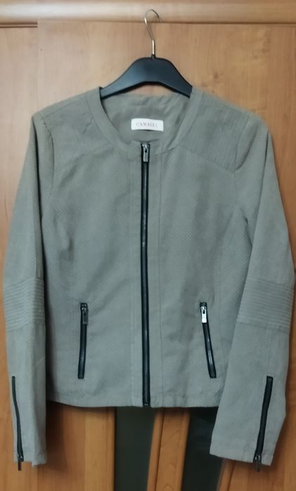 Куртка- вітровка жіноча 42 розміру