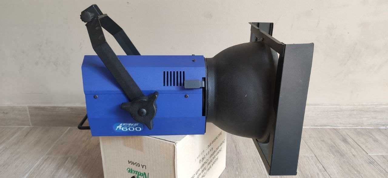 Lampa APUS Digi 600