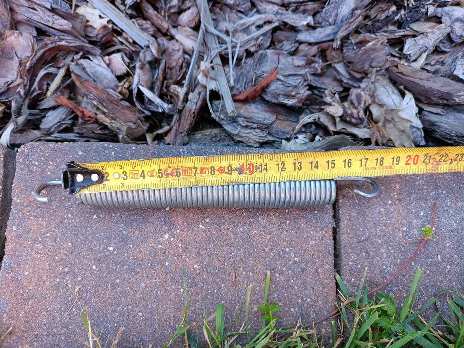 Sprężyny do trampoliny długość 21 cm