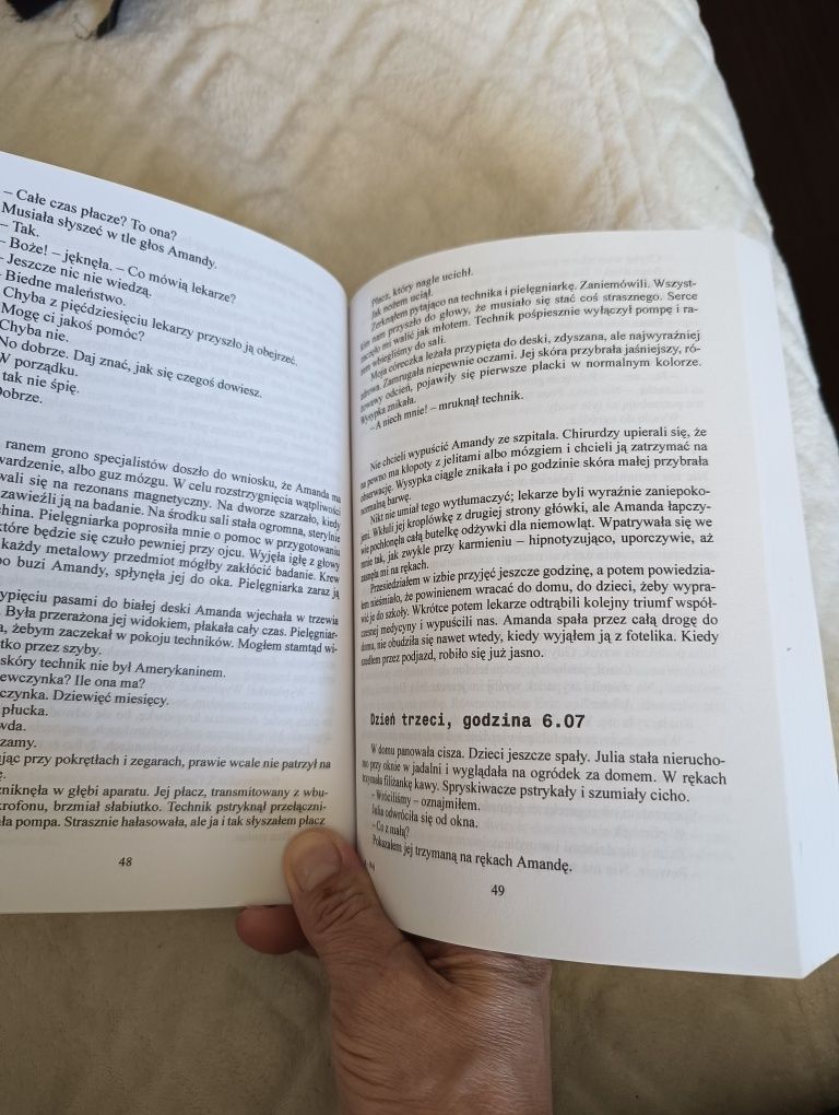 "Rój" Michael Crichton