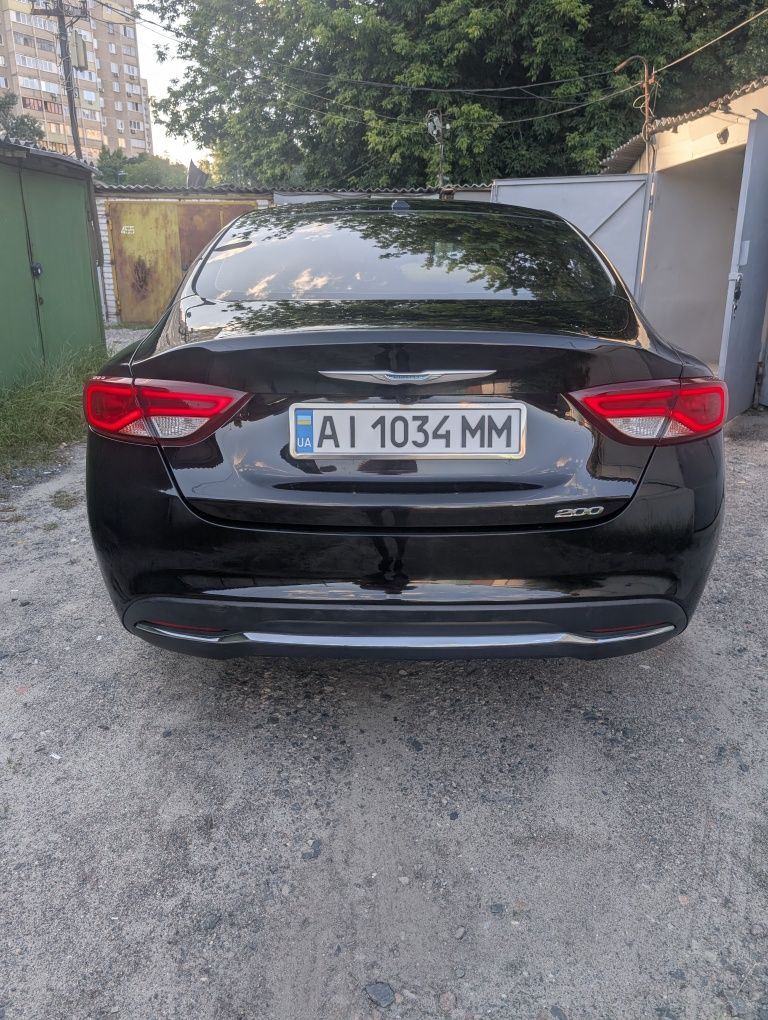Авто Chrysler 200
