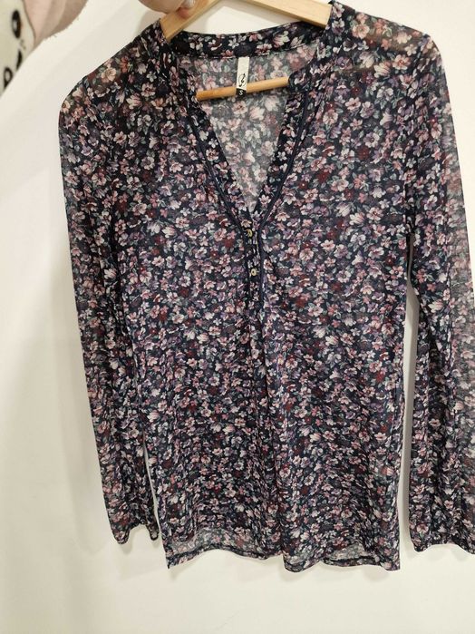 Vestido florido, manga comprida meia estação