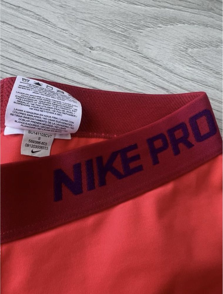 Спортивні велосипедки Nike Pro