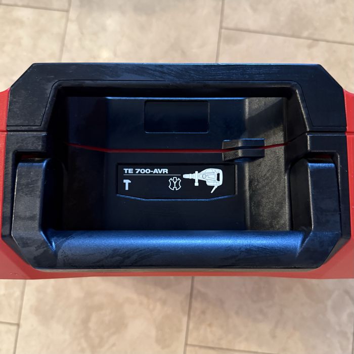 Walizka do młota HILTI TE 700-AVR - stan wzorowy