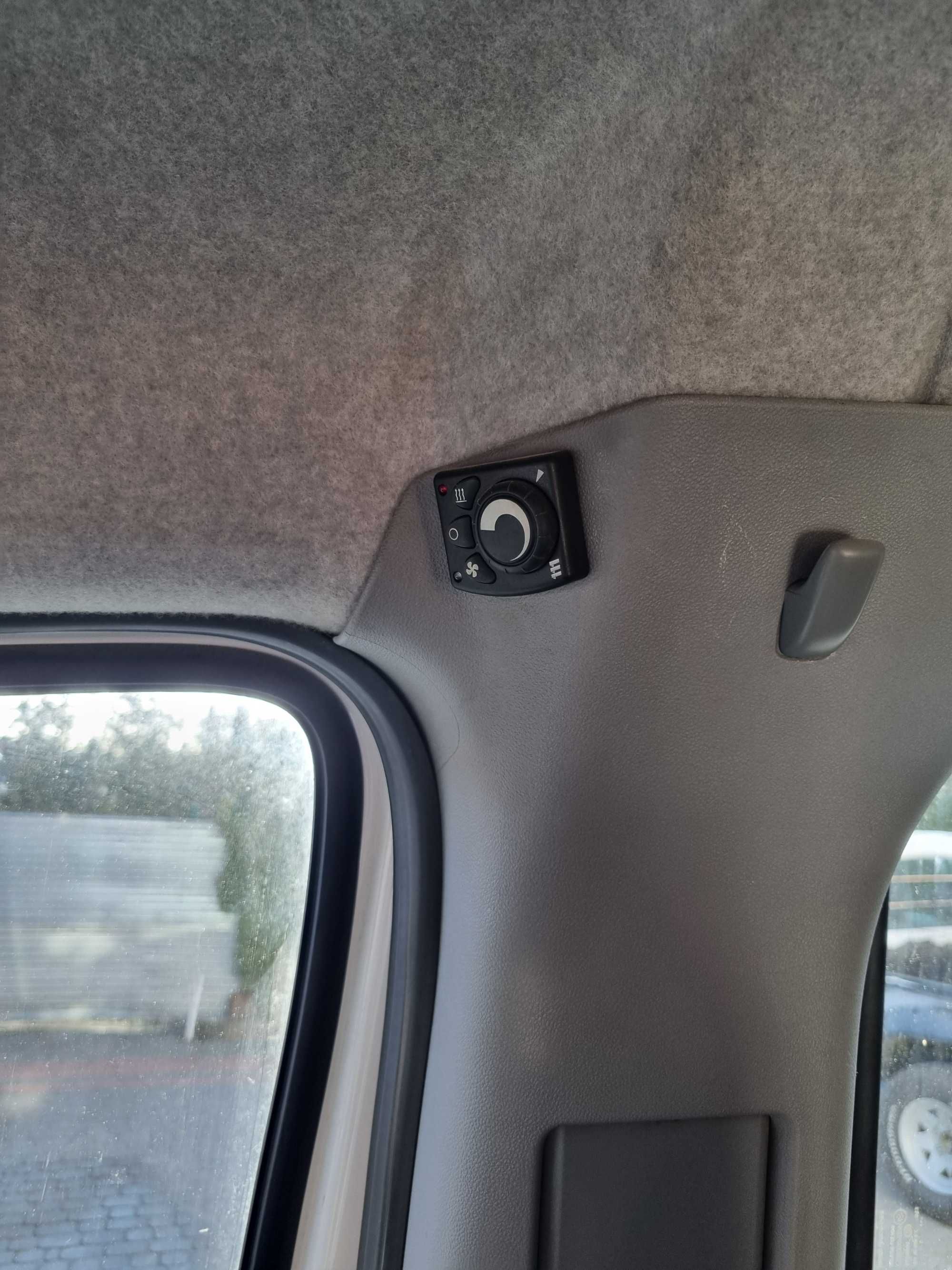 Volkswagen CRAFTER 2,0 TDI 136 konna  krajowy   7 osobowy