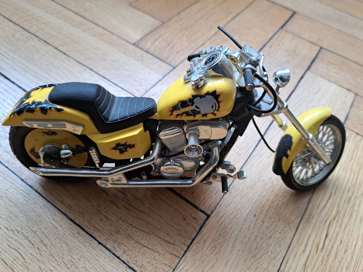 Honda VT 1300CX Fury Cruiser  motocykl motor model zabawka