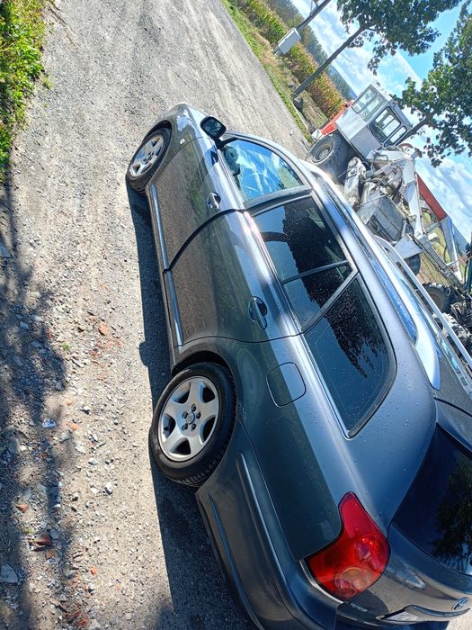 Sprzedam Toyotę Avensis t25