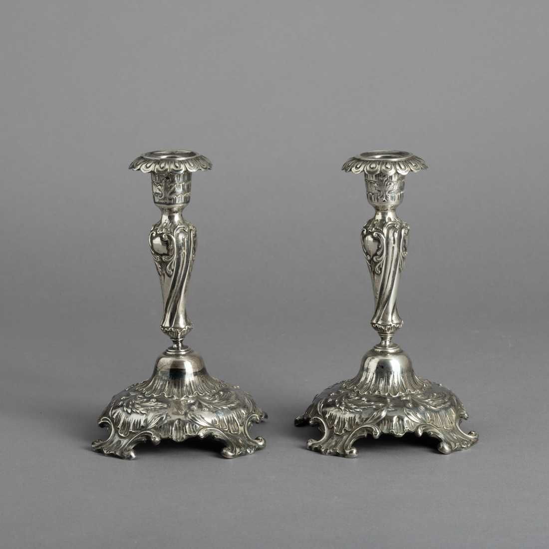 Par de Candelabros de Dois Lumes