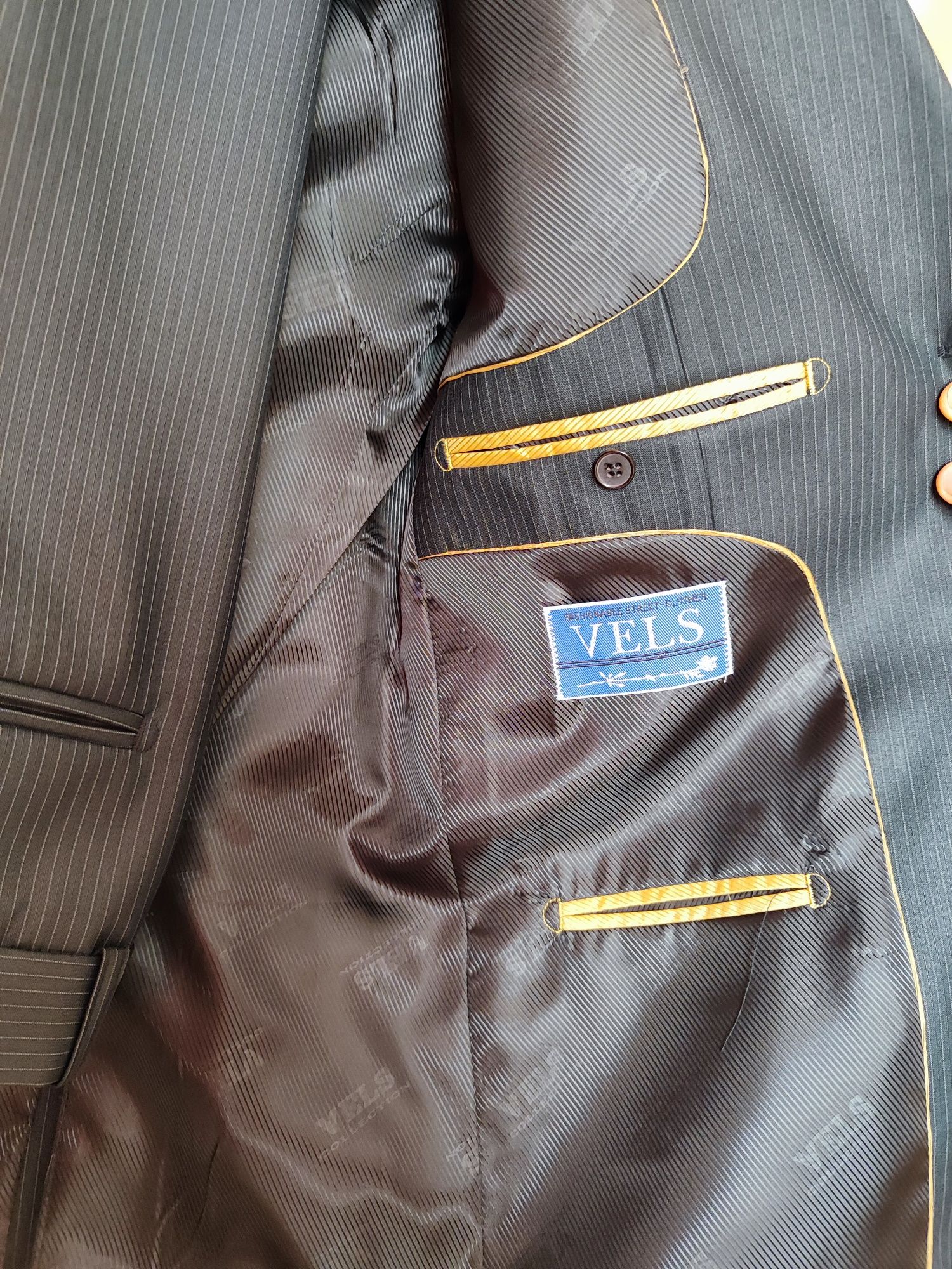 Мужской костюм Vels