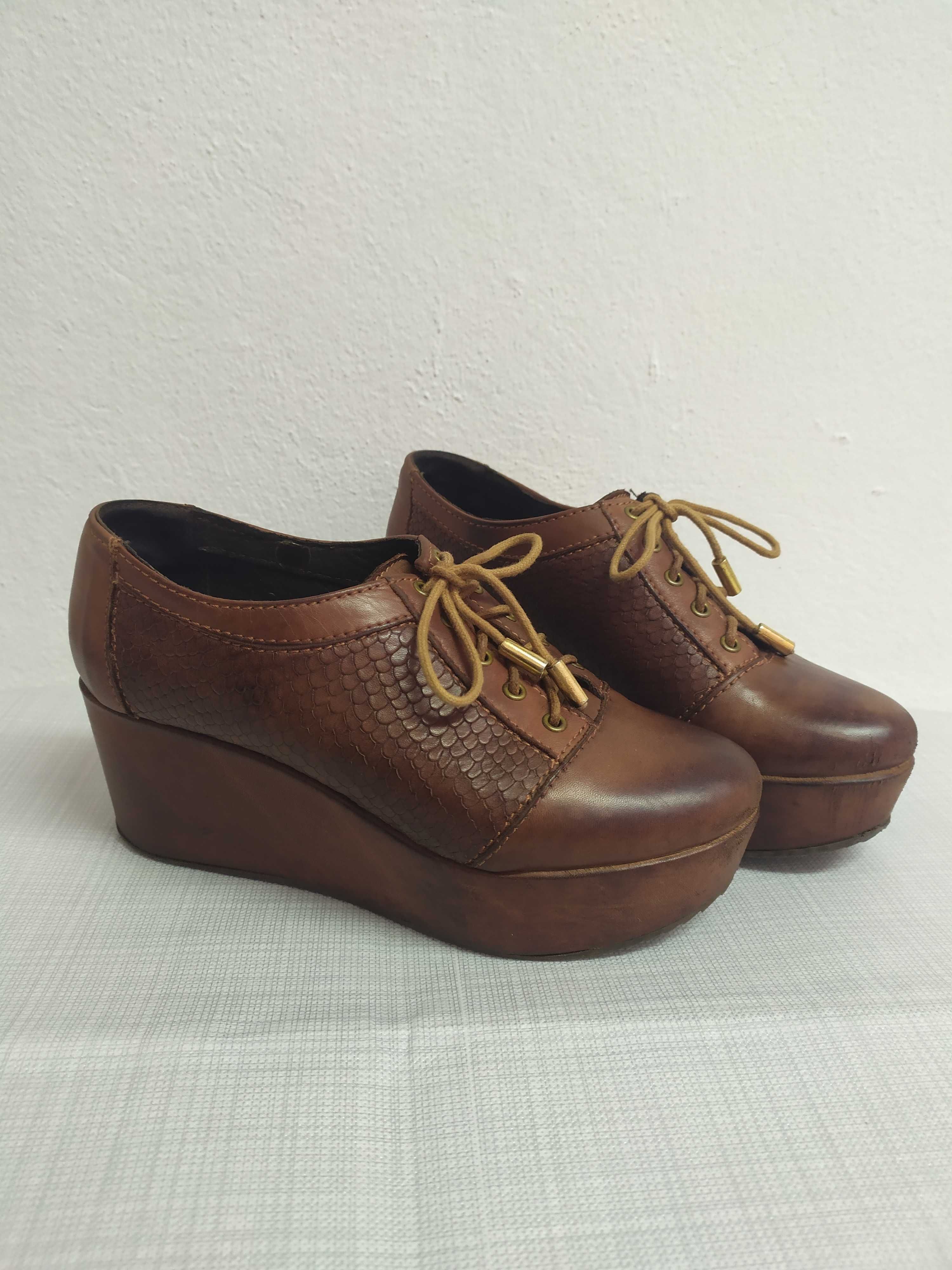 Sapatos atacadores, salto compensado, pele genuína, tam.37