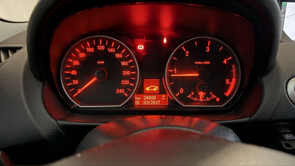 BMW 118d - Impecável