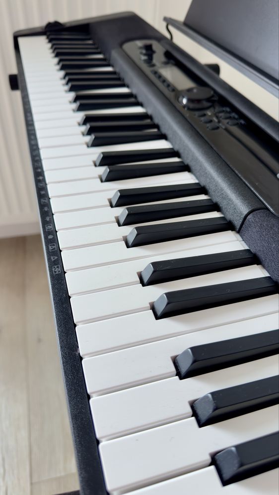 Casio CT-S400 Casiotone keyboard, Syntezator + statyw