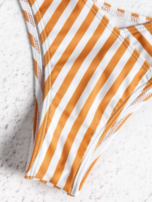 Жіночий смугастий купальник