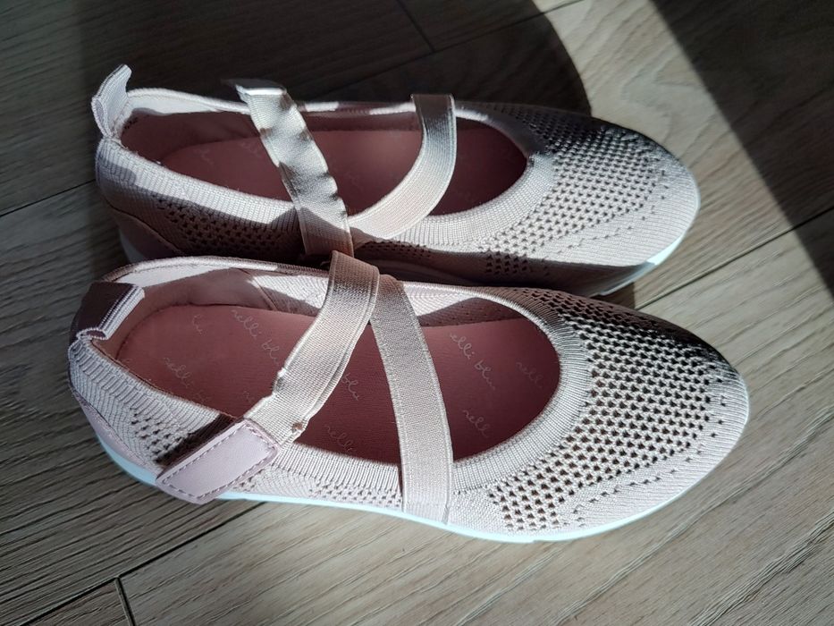 Śliczne butki z oddychającej tkaniny