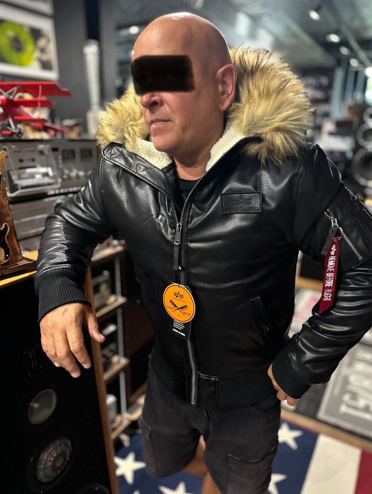 Ocieplana bomberka Alpha Industries, kaptur z futrem, nowa.