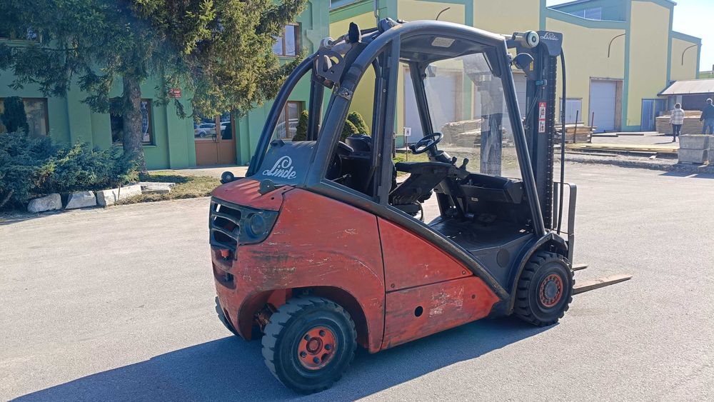 Wózek widłowy Linde H25 gazowy , przesuw boczny