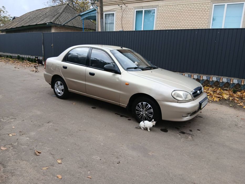 Продам свій автомобіль Daewwo Lanos 2011 року