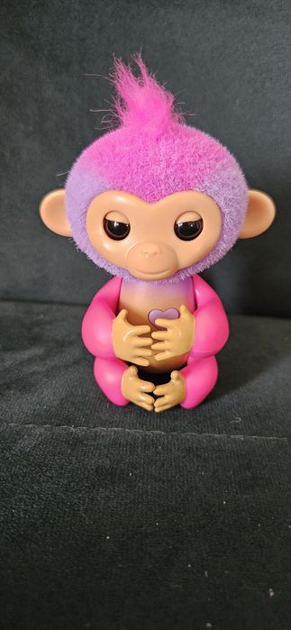 Małpka fingerlings
Fingerlings - 2.0 Basic Monkey Purple - Charli (31