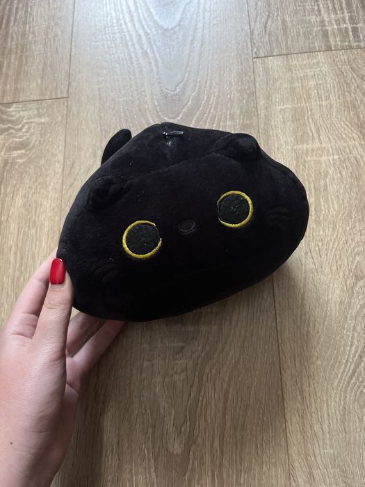 Мʼяка іграшка котик