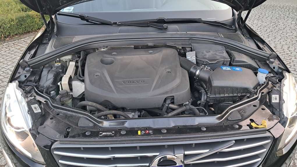 Volvo XC60 D4 perfekcyjny stan, bezwypadkowy, dynamiczny, oszczędny