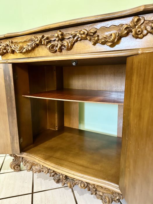 Komoda, bogato rzeźbiona