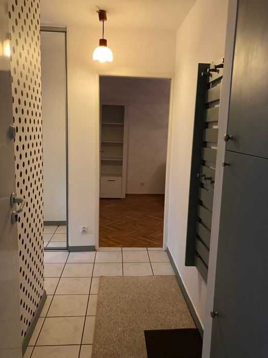 2 pokoje, balkon 42,5m2 || Antoniukowska 3 || Cena zawiera czynsz.
