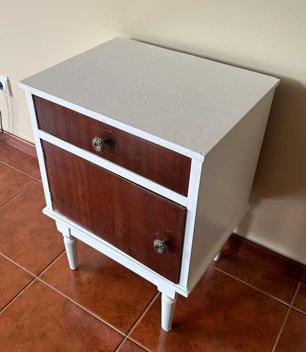 Conjunto de 2x Mesas de Cabeçeira Vintage