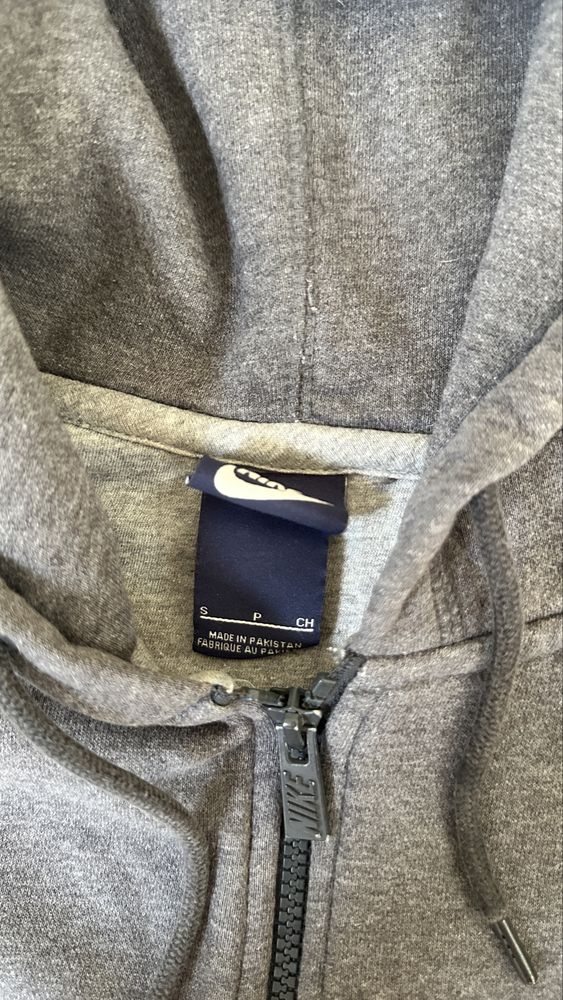 Продам кофту nike