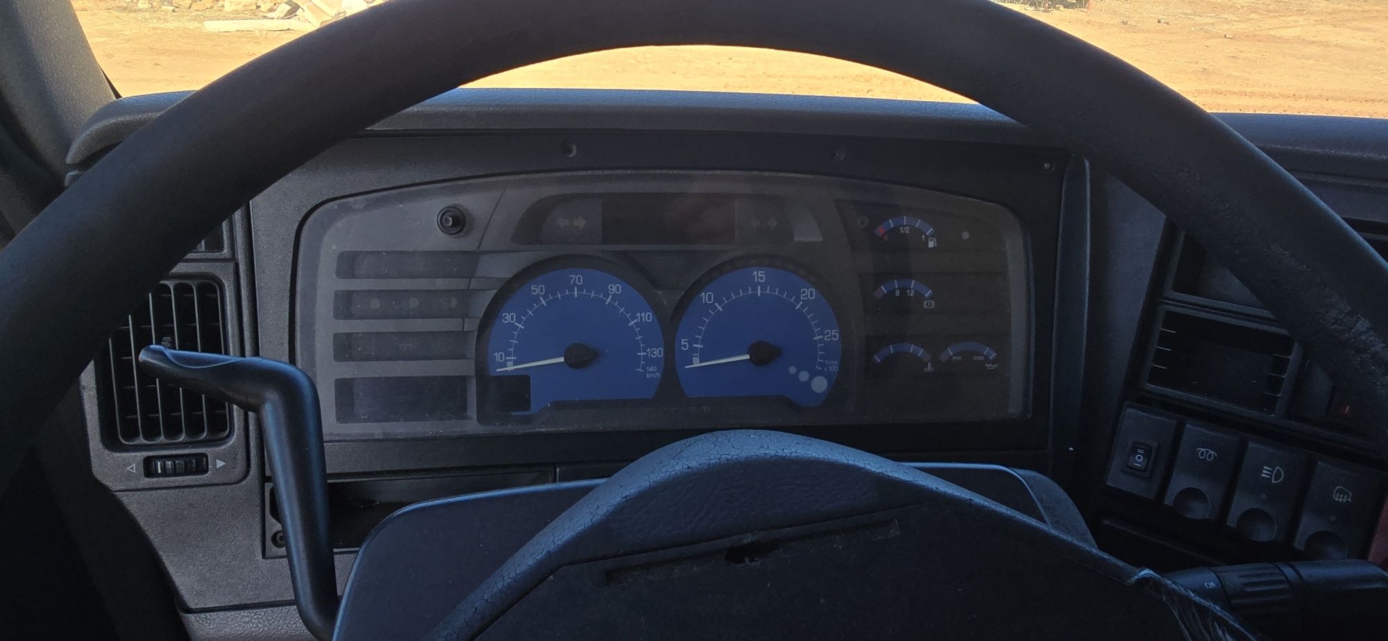 Camião renault premium 270 frigo