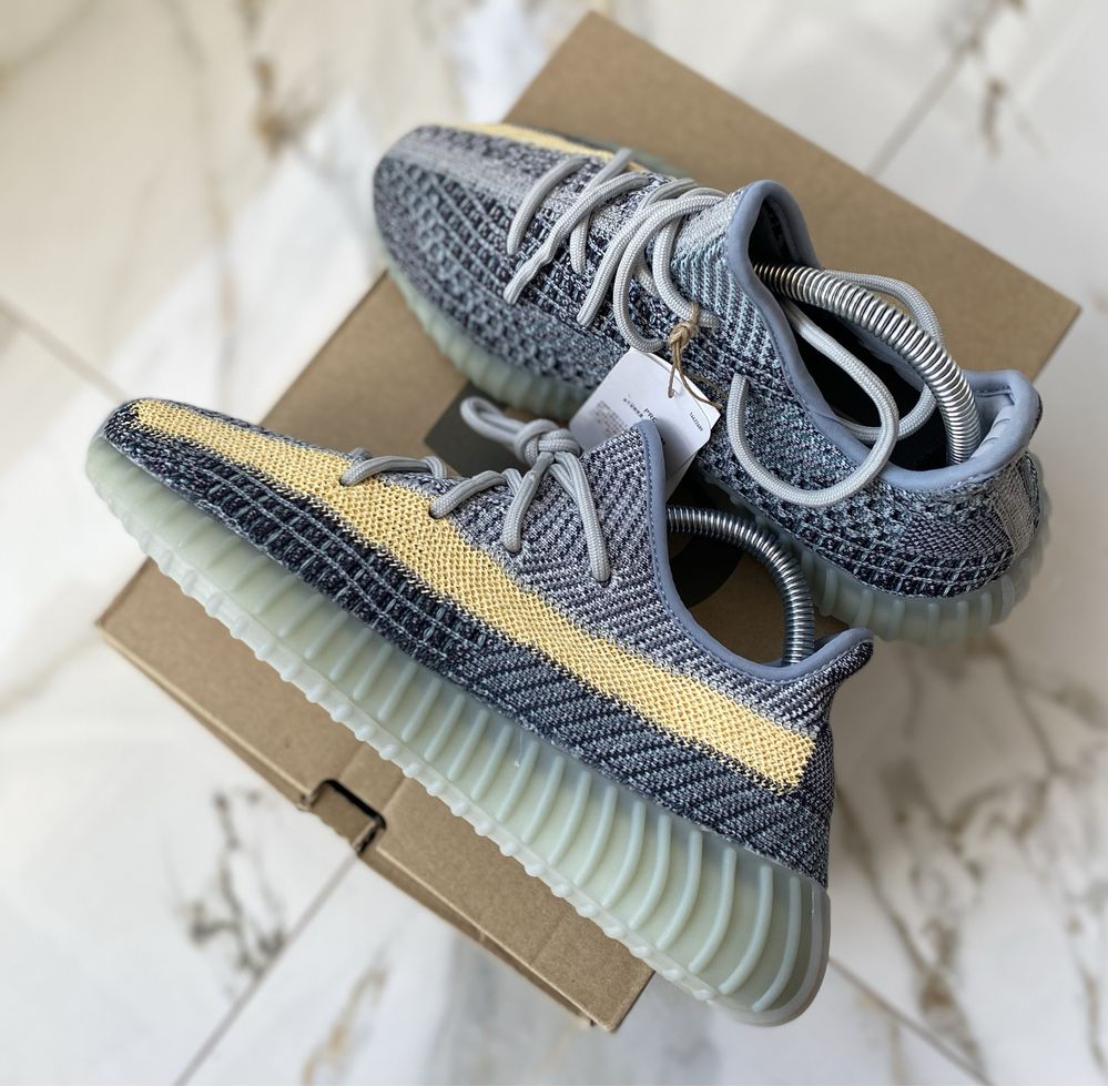 Yeezy 350 Ash Blue us7 original adidas yezzy изи женские